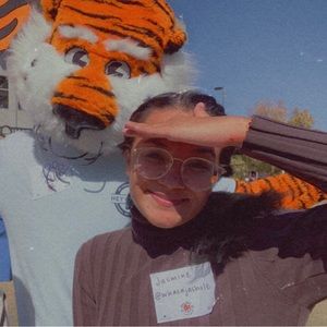 Meet your Posher, Jasmine